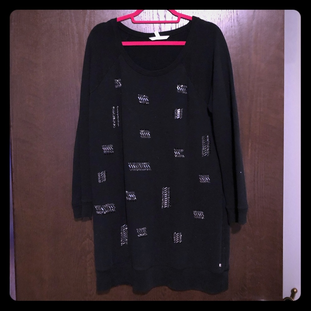 Super cute long sweater to wear with leggings